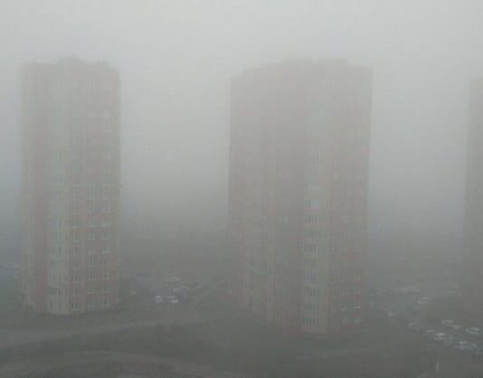 Штормовое предупреждение и отмененные авиарейсы: Харьков страдает из-за тумана