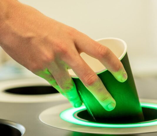 «Умная» система вывоза мусора в Харькове