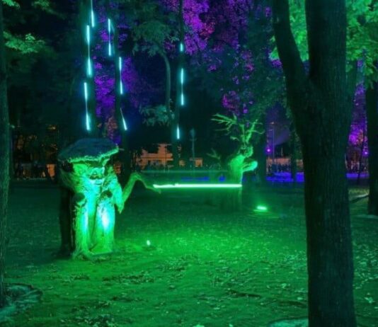 Открылся после реконструкции сквер возле ДК «Металлист» фентезі-парк