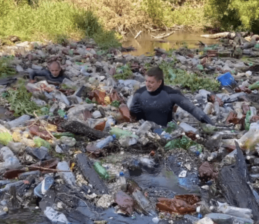 Очистка реки Уды под Харьковом: волонтеры убрали более 100 тонн мусора