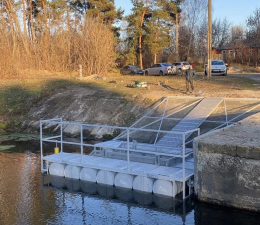 Уловитель мусора на реке Уды — уникальный экологический проект Харькова